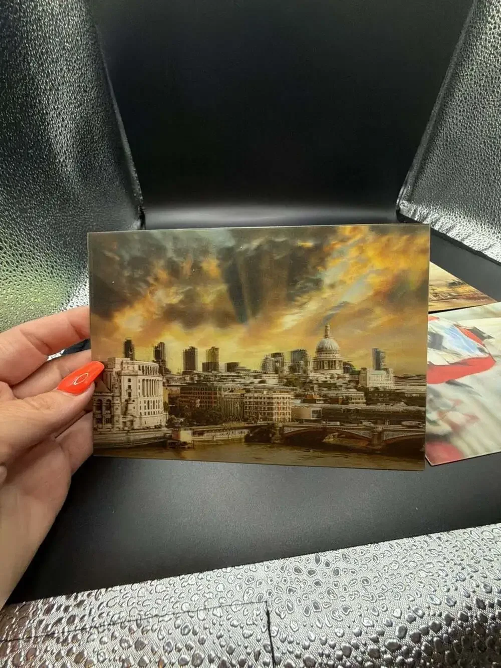 Glorious Britain Set of 4 Lenticular London Postcards